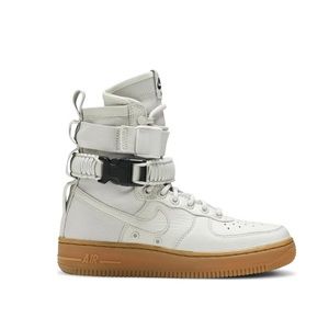 Nike SF Air Force 1 High - NEVER WORN
